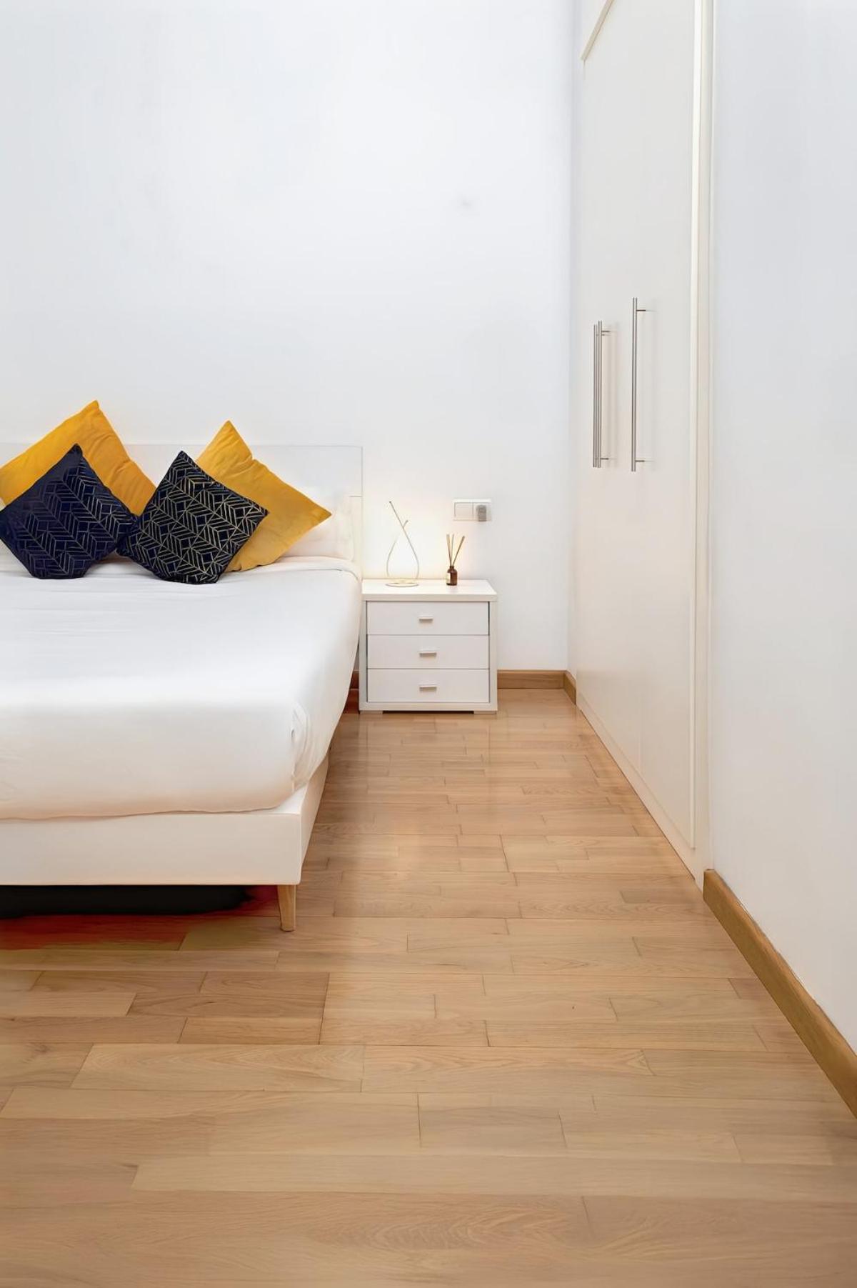 Apartment Market *